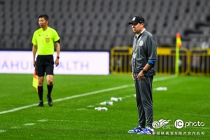 斯盧茨基：中場休息時強(qiáng)調(diào)了意志品質(zhì)，鼓勵隊員不過多去考慮體能
