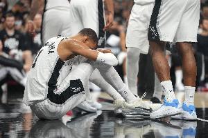 Shams：文班進行了有氧訓練 腦震蕩癥狀沒有惡化 想隨隊去波特蘭