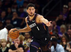 NBA官方：布克因公開批評裁判被罰35000美元 并取消布克的技犯