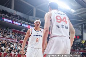 就在今年？上海本賽季至今成就：常規(guī)賽第1 俱樂(lè)部杯衛(wèi)冕 23連勝