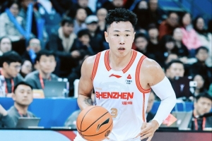 進(jìn)攻犀利！賀希寧首節(jié)6中4高效拿下10分1籃板 正負(fù)值+19
