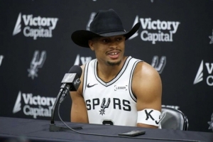 給文班剃頭的馬刺DJ，成為NBA最佳第六人