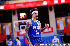 一言難盡！基諾內(nèi)斯半場(chǎng)6投僅1中 得到3分1籃板1搶斷