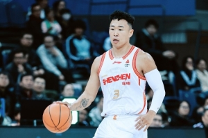 強得很！賀希寧半場7中5高效拿下13分3板2助