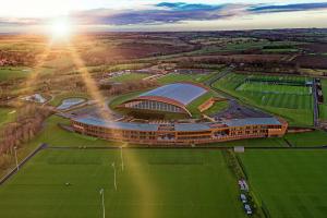 降入英甲...萊斯特奪冠后8500萬建豪華基地 利物浦的“才”5000萬