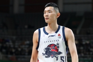 就該多投！陳林堅半場5中4高效拿下10分1板 全隊唯一上雙