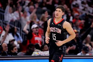 謝潑德新秀賽季到現在的防守變化？烏度卡：簡直是天壤之別！