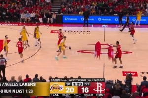 反超了！湖人連中三分球1分28秒打出一波9-0小高潮