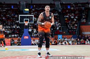 拒絕退役！陶漢林6中5高效拿下11分4籃板1助攻
