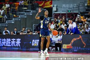 齊發力！麥考爾&奎因半場均6中4合砍27分 超全隊得分一半