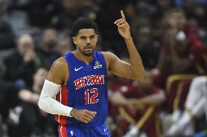 錢沒花虧！托拜亞斯·哈里斯首輪場均21.6分8.1板 CC外最穩(wěn)得分點