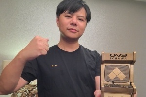 GOAT！小孩曾卓君曬EVO最佳對局獎杯：沒辦法到現場但EVO還是堅持把獎項給了我