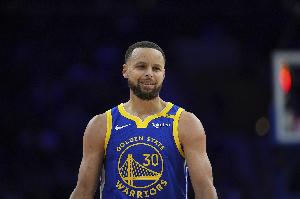 11年前的今天：勇士球星庫里生涯首次榮膺常規賽MVP