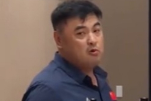 劉玉棟：現(xiàn)在的球員一碰就倒 我曾經(jīng)跟腱斷了還跑兩個(gè)來(lái)回