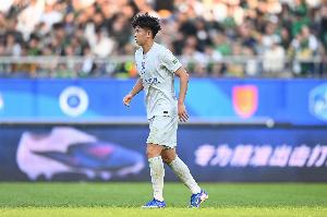 災(zāi)難發(fā)揮！19歲劉誠宇45分鐘送禮+手球+失良機，新賽季10場0球