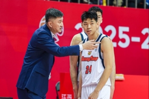媒體人：廣東想贏球 不打出完美比賽是不行的 要把防守真正做好