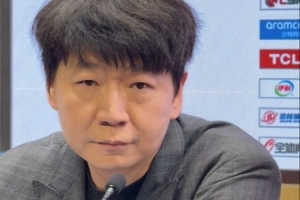 克里斯被換有情緒？邱彪：沒他不會打到最后 別把注意力放這上面