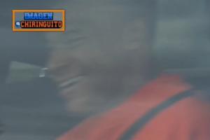 沒受影響！姆巴佩今天駕車抵達訓練基地，抵達時依然大笑