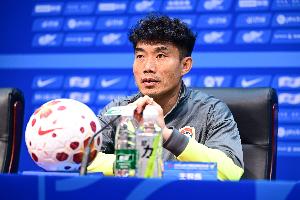 青島西海岸中超七連平，距滄州雄獅中超八連平最長紀錄只差1場