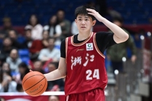 記者：李悅洲心臟足夠大 但他的能力還不足以在今晚力挽狂瀾