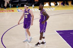 失誤太多！湖人19個失誤&里夫斯和斯瑪特合計14個 雷霆全隊11個
