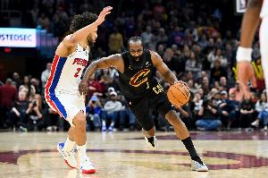 NBA歷史季后賽單場(chǎng)至少30+5+5+3帽的36歲+球員：天勾3次 哈登1次