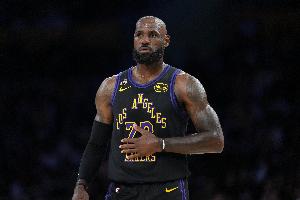 Windhorst：詹姆斯降薪3000萬才能簽凱斯勒這種中鋒 他不會(huì)接受的