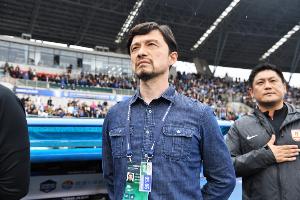 謝暉談執教：以前不管踩不踩雷背不背鍋先上再說，現在會慢下來了