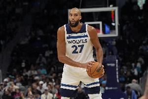 啥也不是！戈貝爾4中0未得分僅拿到3籃板 3次犯規