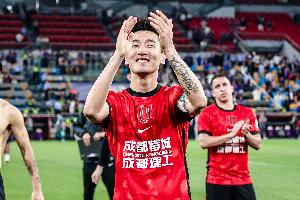 韋世豪：有一陣想立馬退役，球迷罵我+自己被針對遭不公平處罰