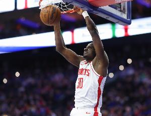 曾經(jīng)的餅皇！NBA官方?；鸺袖h卡佩拉32歲生日快樂(lè)