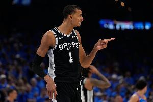 追夢：文班直接承認他被亞歷山大領(lǐng)MVP刺激到了 我喜歡這種心態(tài)