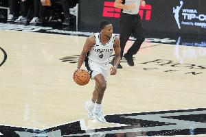 Shams：福克斯G2狀態還是賽前決定 馬刺準備讓他自己決定是否出戰