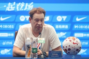 斯盧茨基：能夠在申花這樣一支俱樂部執(zhí)教百場，是我的榮幸和驕傲