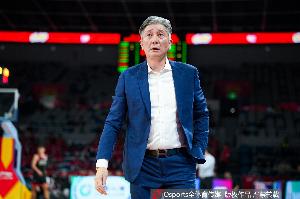 媒體人：這個半場深圳已盡全力了 但主力面臨犯規麻煩&想贏仍很難
